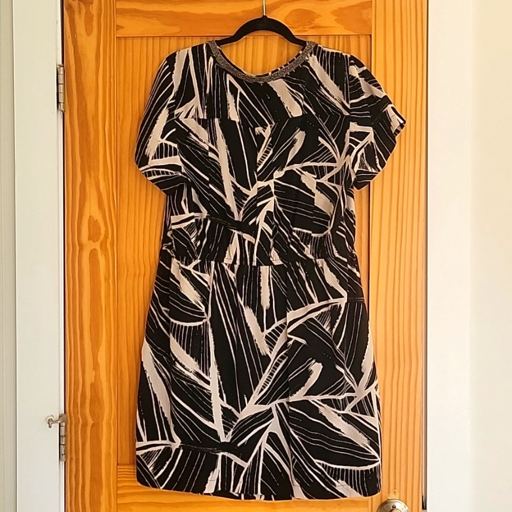 Dress - Picture 5 of 5
